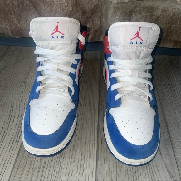 Air Jordan 1 Mid SE GS Multi-Color Swoosh Size 7Y (8.5 W) - Picture 3 of 6